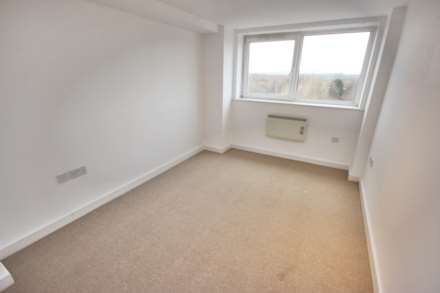 Lakeside Rise, Manchester, Image 4