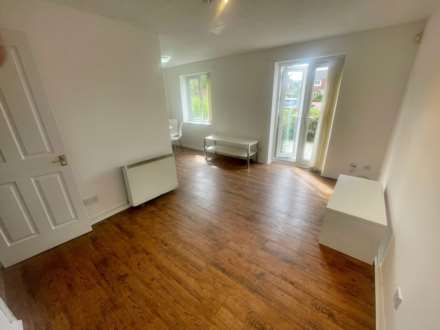 Velour Close, Manchester, Image 4