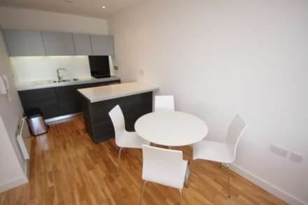 Piccadilly Place, Manchester, Image 4