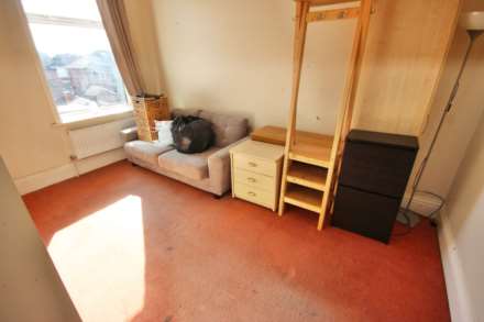 Queens Road, Sale, Image 4