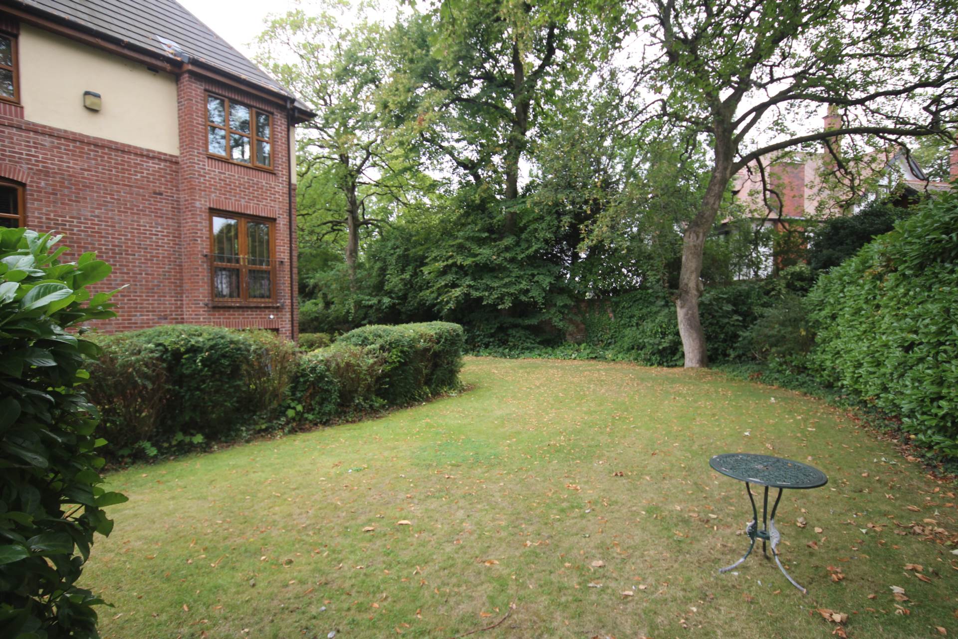 Victoria Road, Manchester, Image 2