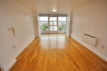 Splindtree Avenue, Manchester, Image 4