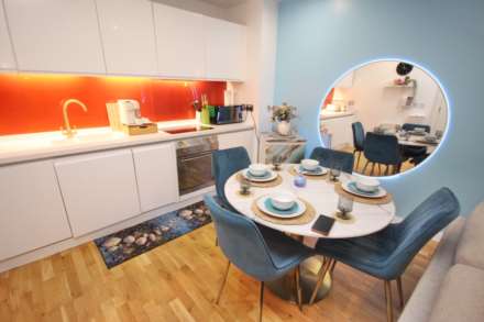 Piccadilly Place, Manchester, Image 14