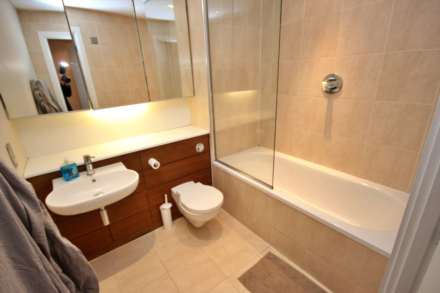 Castlegate, Chester Road, Manchester, Image 7