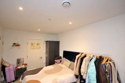 N01 Old Trafford., Image 4