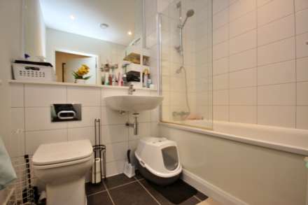 N01 Old Trafford., Image 8