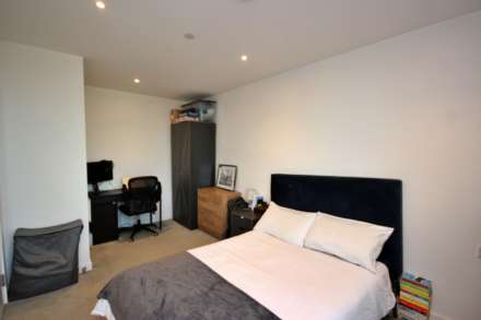 N01 Old Trafford, Image 5