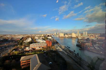 N01 Old Trafford, Image 8