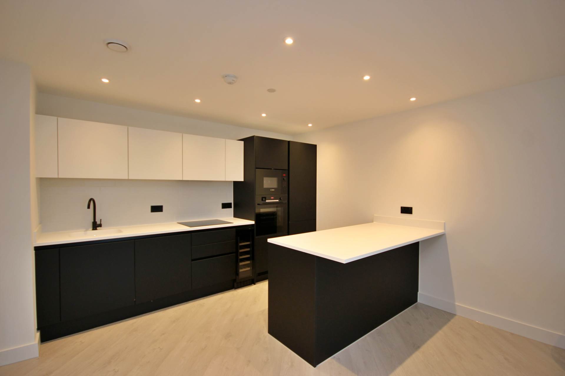 Vista River Gardens, Manchester, Image 2