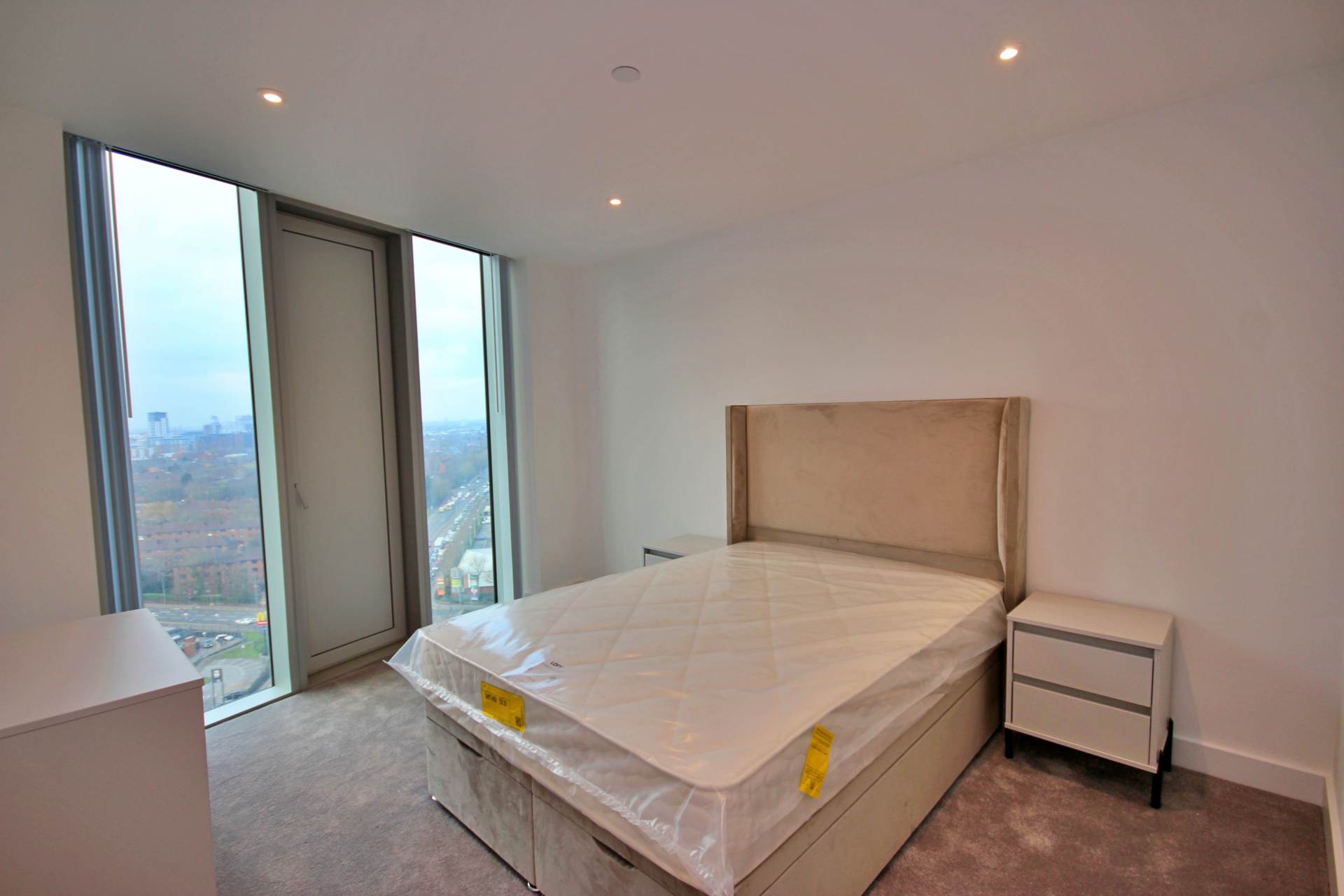 Vista River Gardens, Manchester, Image 4