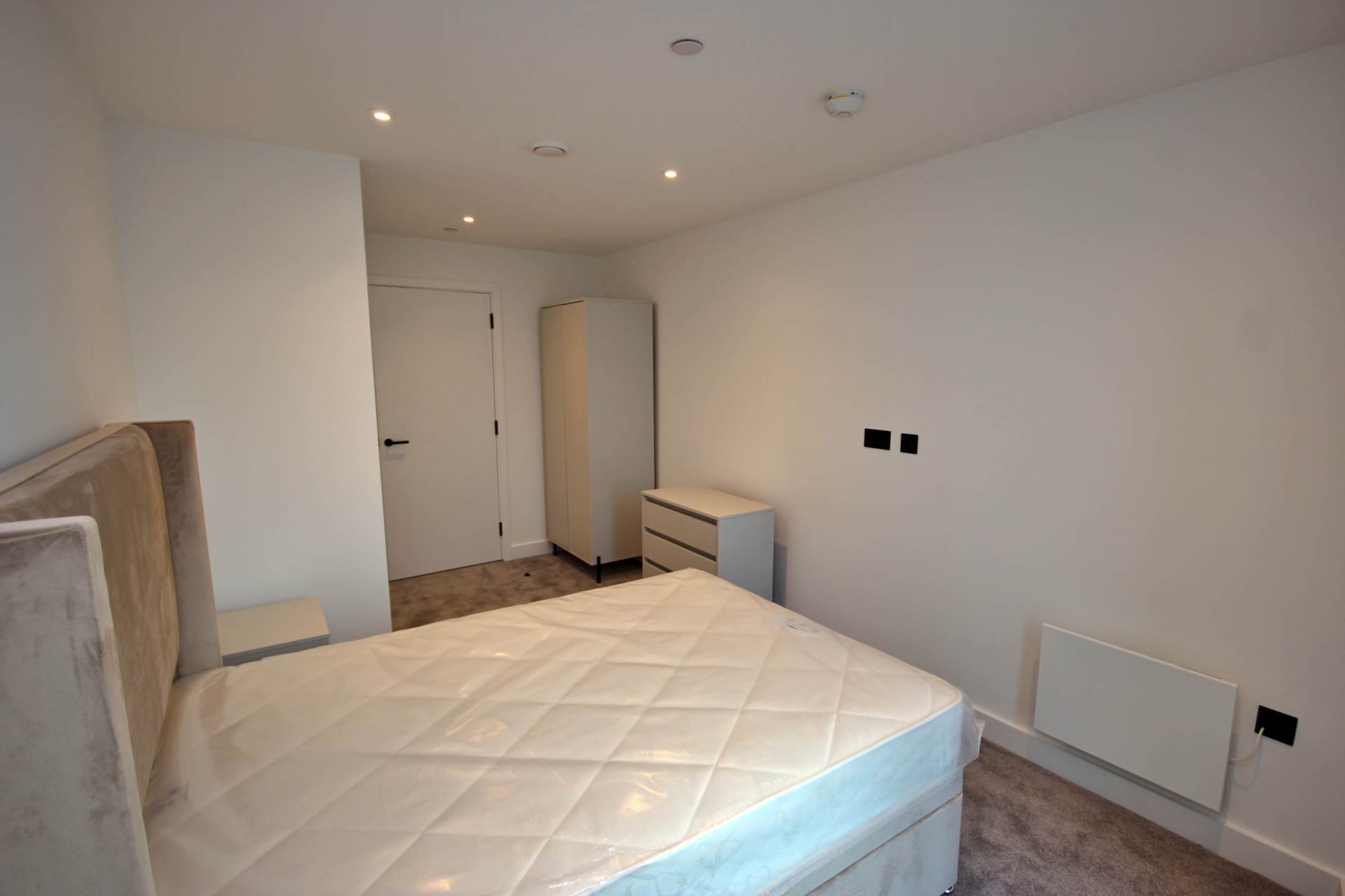 Vista River Gardens, Manchester, Image 8