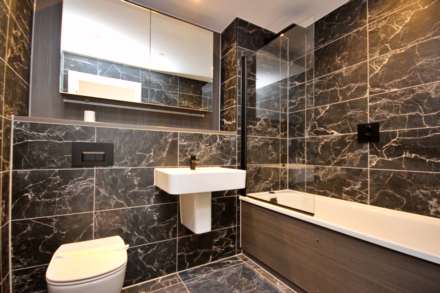 Vista River Gardens, Manchester, Image 3