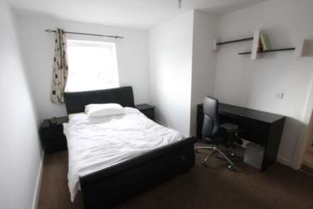 Pilgrims Way, Salford, Image 4