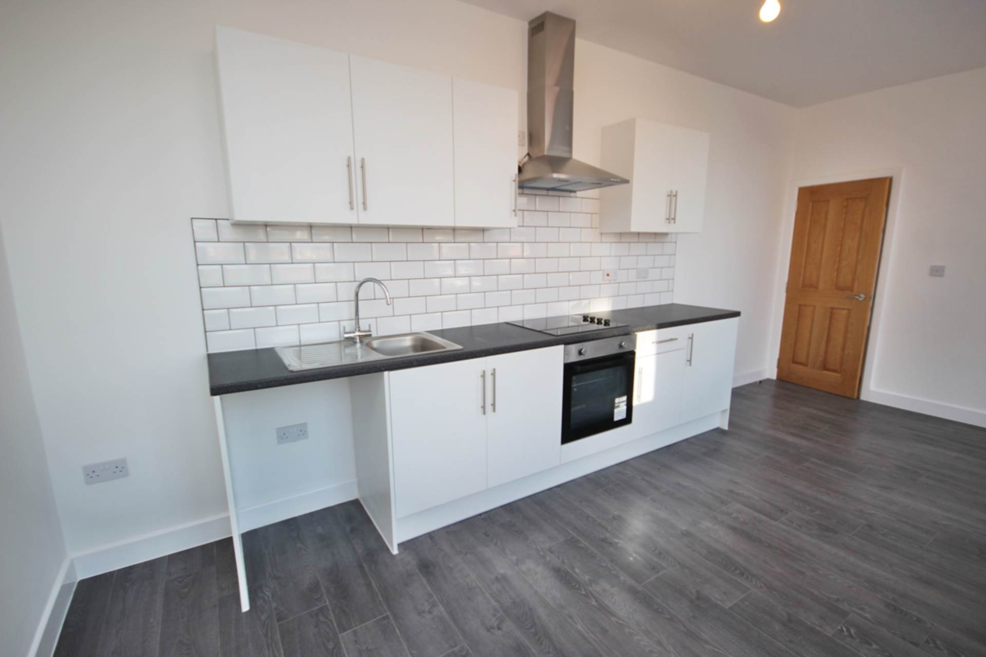 Railway Road, Leigh, Image 3