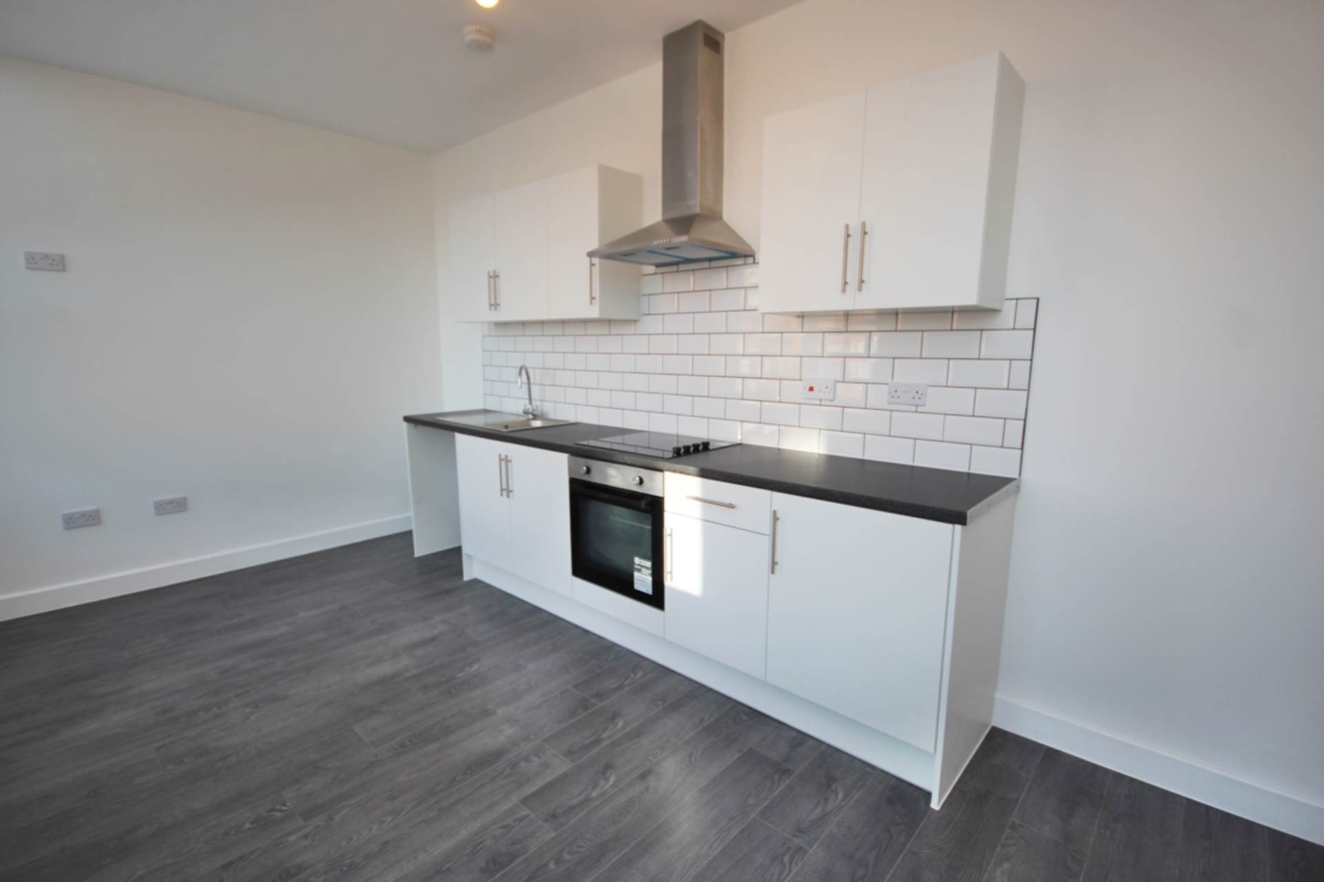 Railway Road, Leigh, Image 4