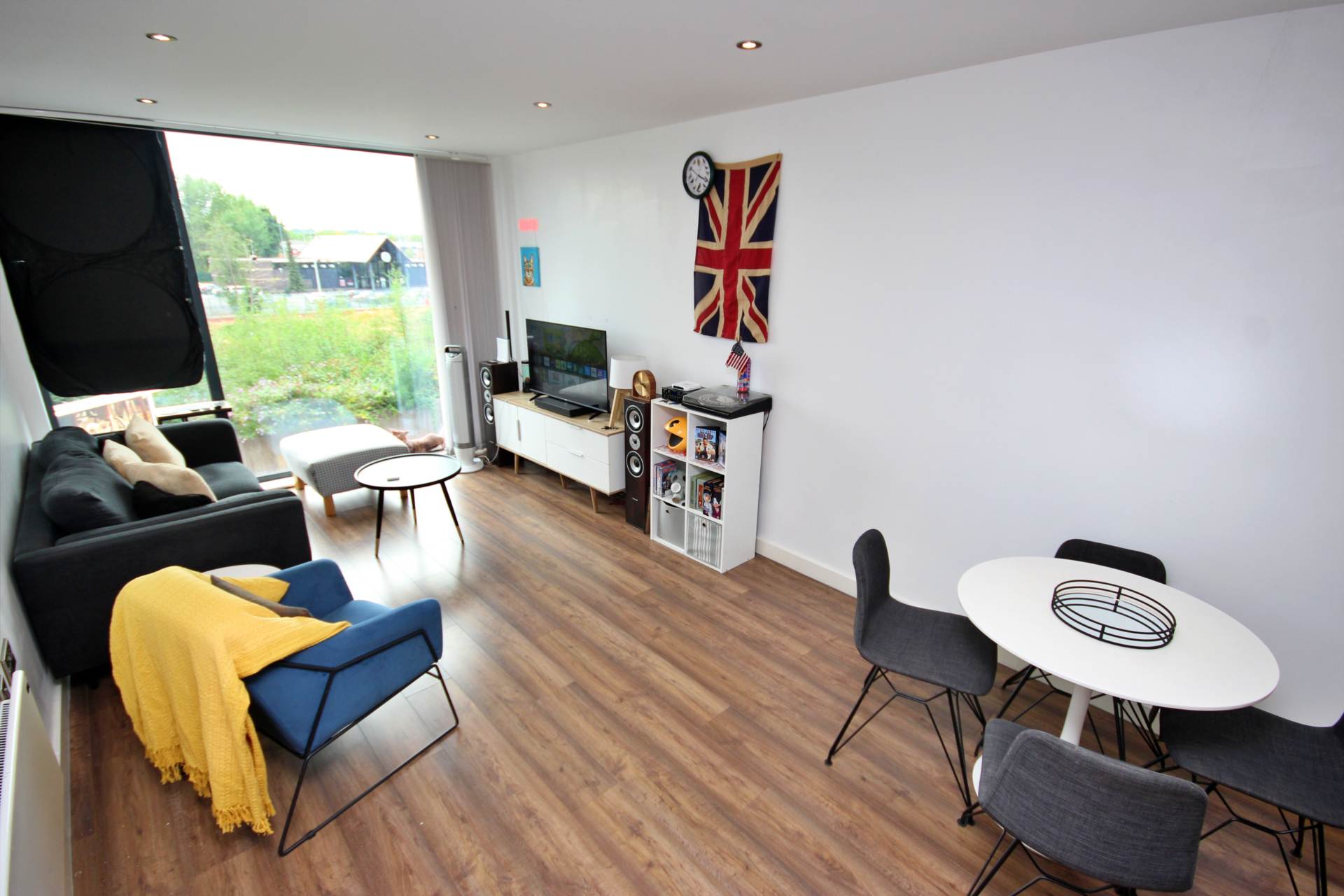 Crossbank House, Salford, Image 1