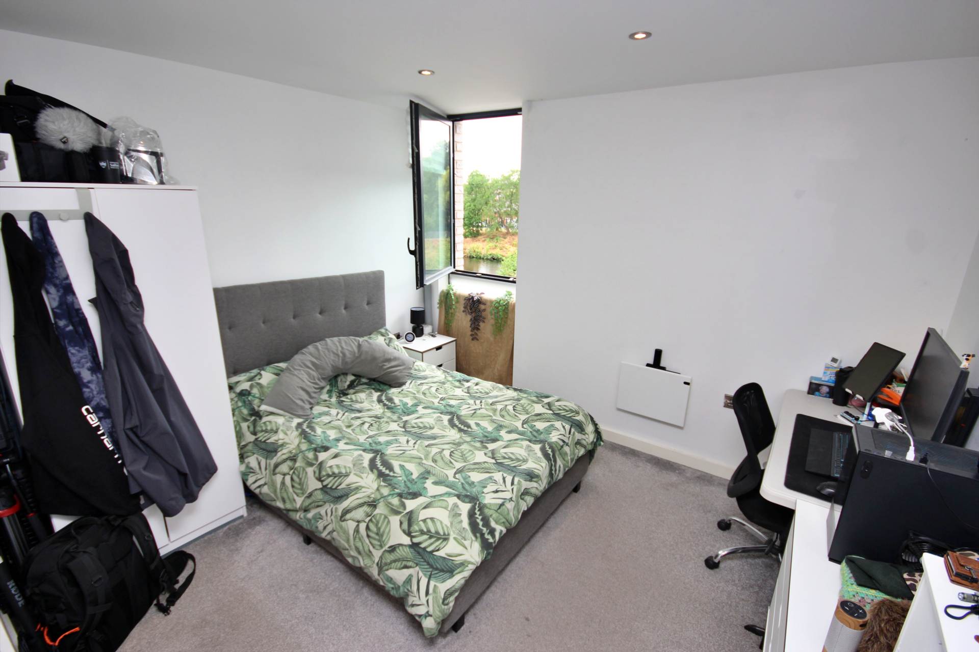Crossbank House, Salford, Image 3