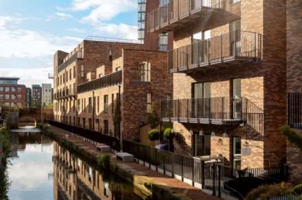 Lockgate Mews, Manchester, Image 1