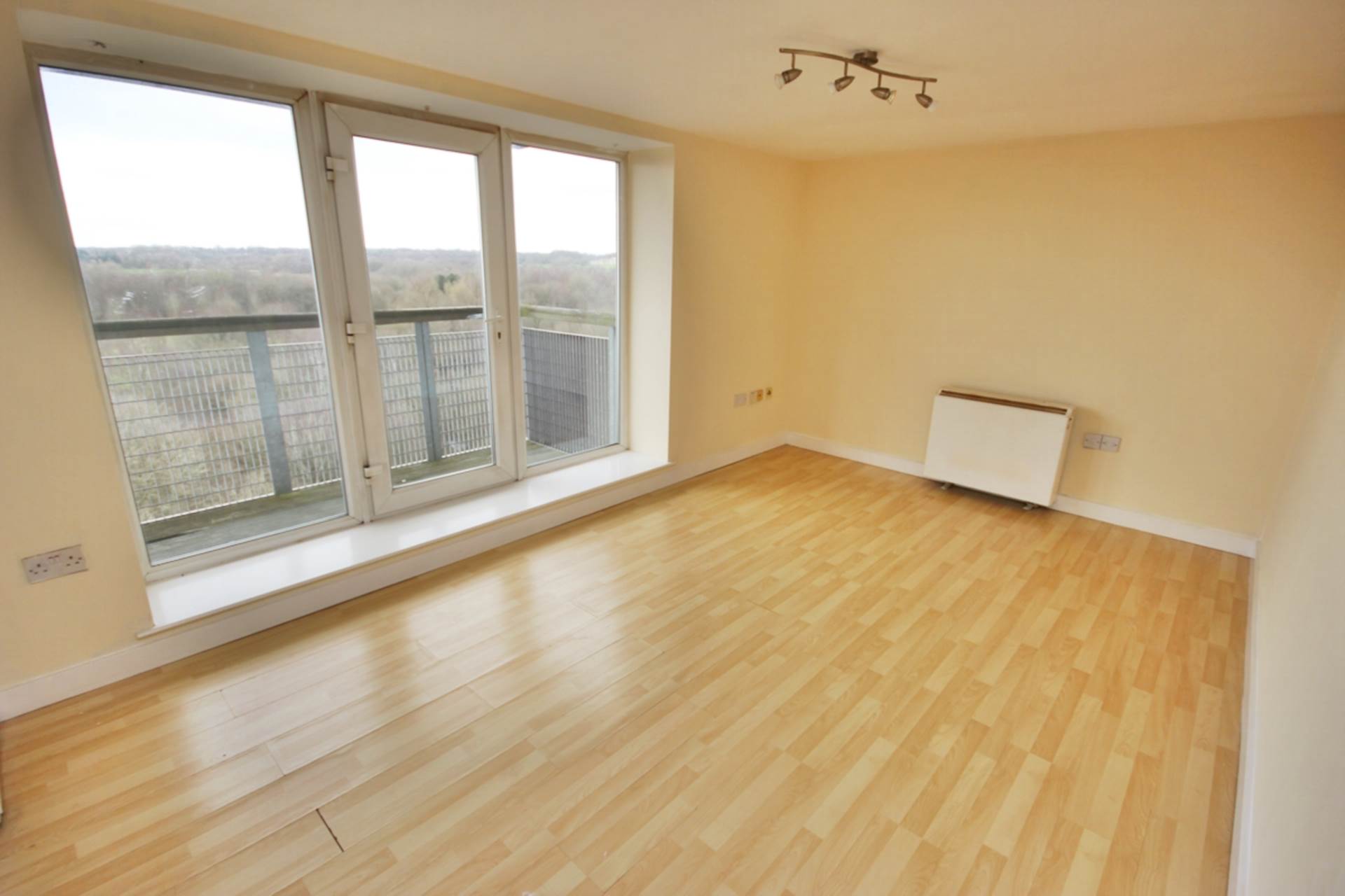 Lakeside Rise, Manchester, Image 1