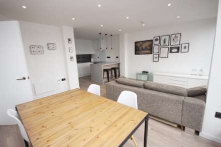 City Gate, Blantyre Street, Image 4