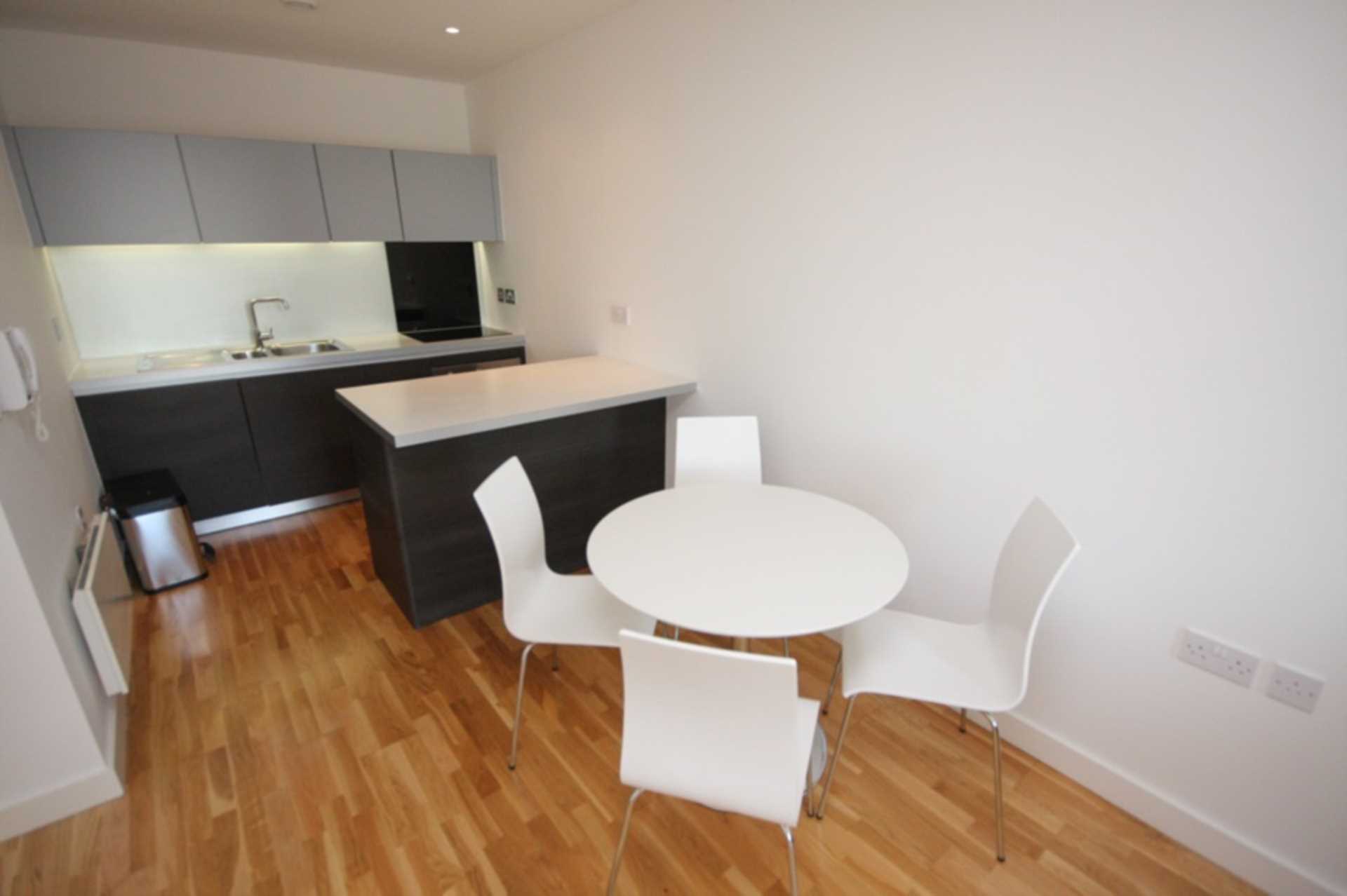 Piccadilly Place, Manchester, Image 2