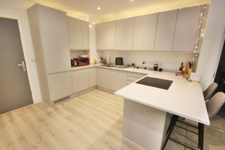 Property For Rent Wharf End, Manchester