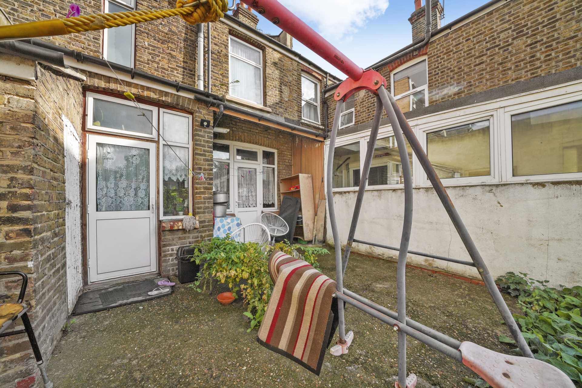 Wyatt Road, Forest Gate E7, Image 2