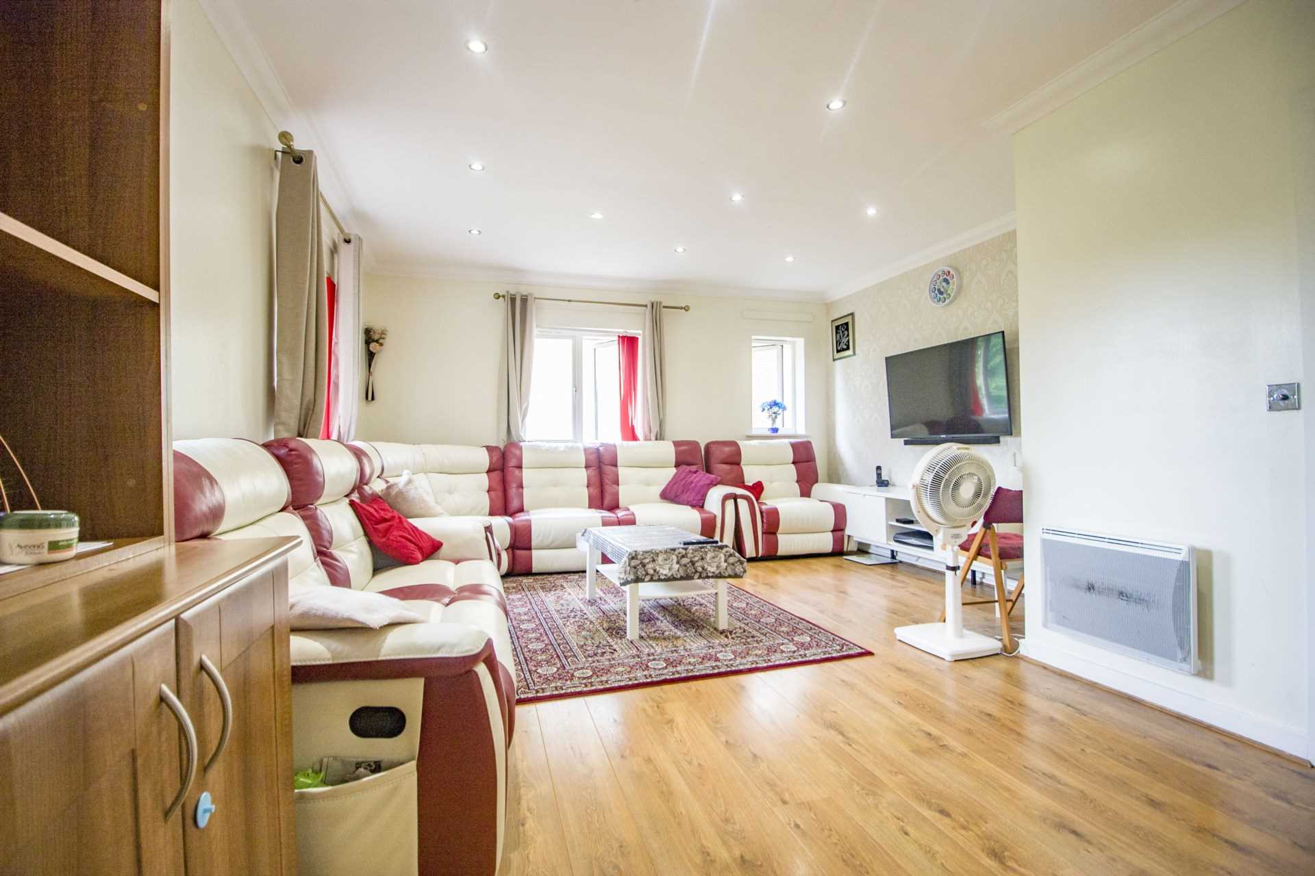 Royal Crescent, Newbury Park, IG2, Image 2