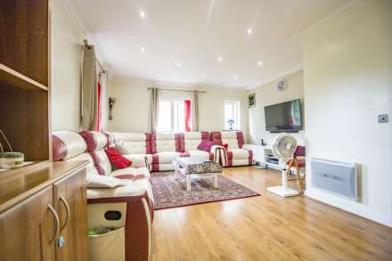 Royal Crescent, Newbury Park, IG2, Image 2