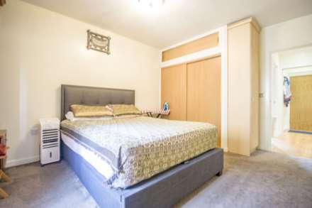 Royal Crescent, Newbury Park, IG2, Image 6