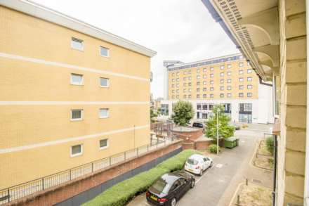 Royal Crescent, Newbury Park, IG2, Image 9