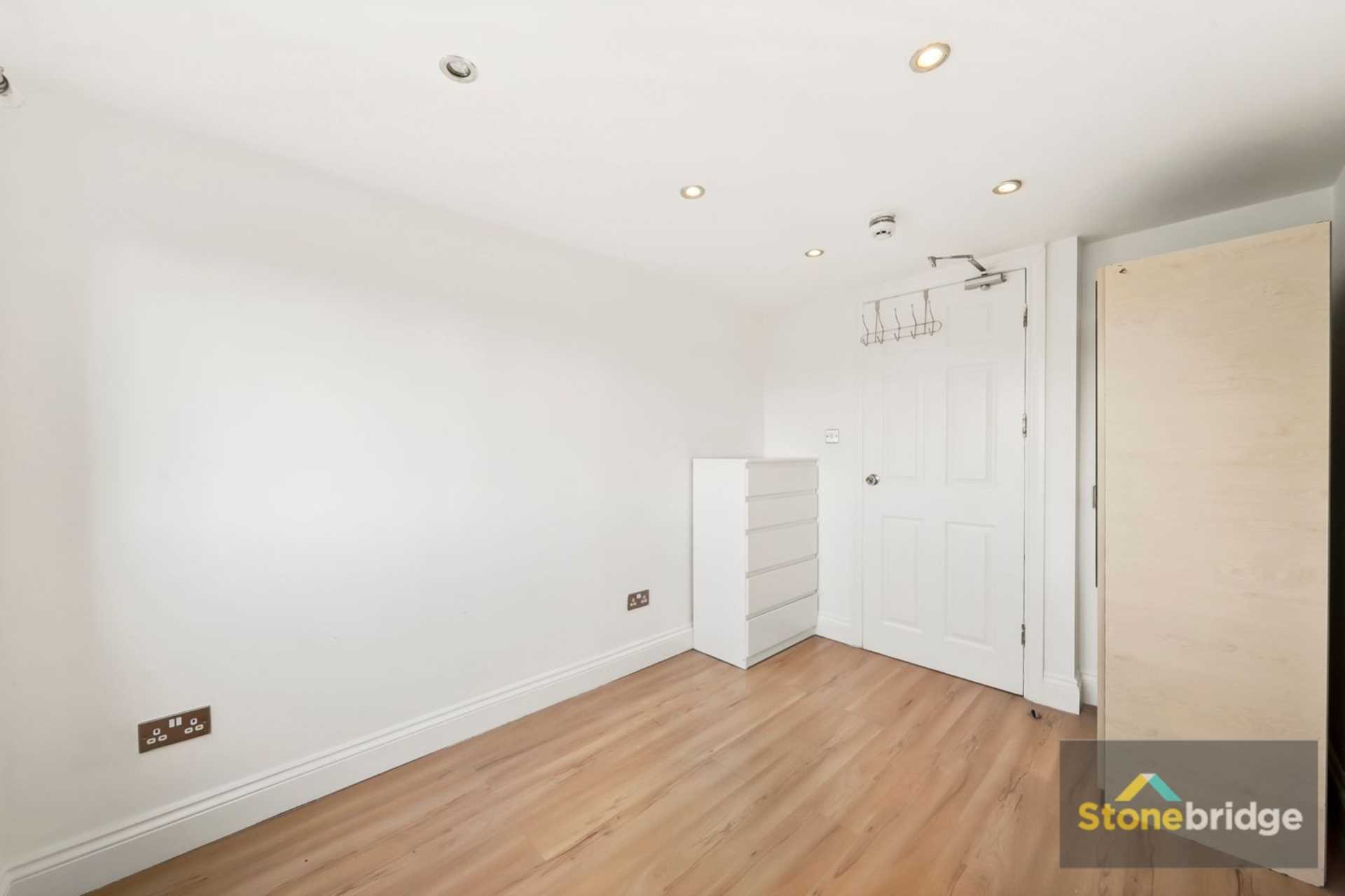 Macdonald Road, London, E17, Image 14