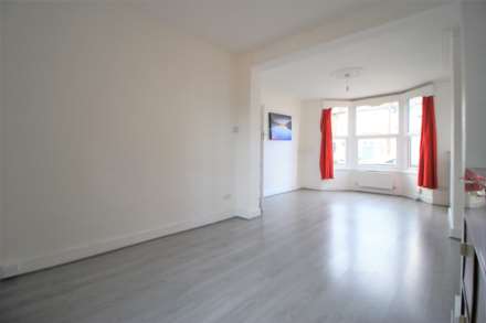 Kenneth Road, Chadwell Heath RM6, Image 2