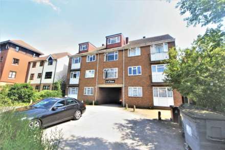 2 Bedroom Flat, The Ridgeway, Chingford, E4