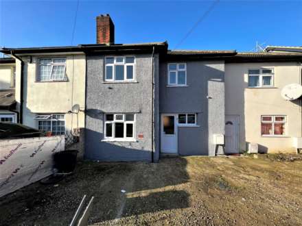 5 Bedroom Terrace, Hall Road, Chadwell Heath RM6