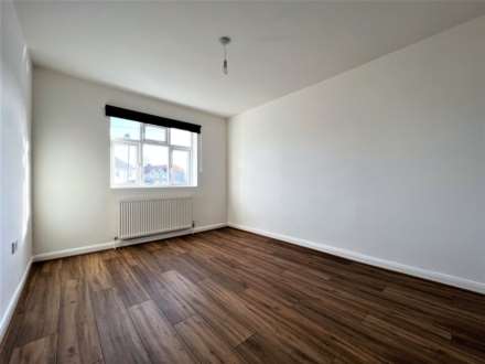 Hall Road, Chadwell Heath RM6, Image 10