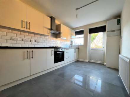 Hall Road, Chadwell Heath RM6, Image 4