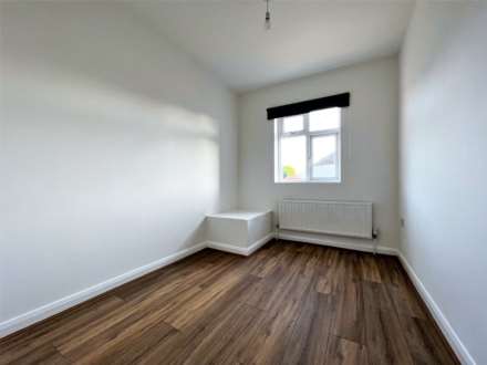 Hall Road, Chadwell Heath RM6, Image 9