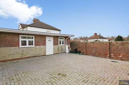 Horns Road, Barkingside, IG6, Image 30