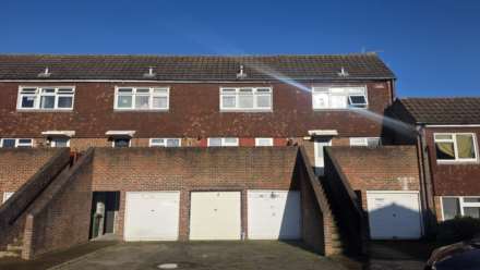 3 Bedroom Maisonette, Banardo Drive, Barkingside, IG6