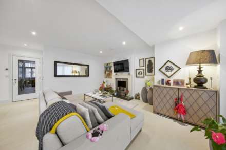 Chigwell Grange, High Road, Chigwell, IG7, Image 4