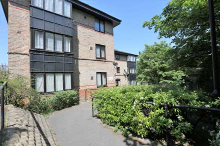 Bluebell Avenue, Manor Park, E12, Image 1
