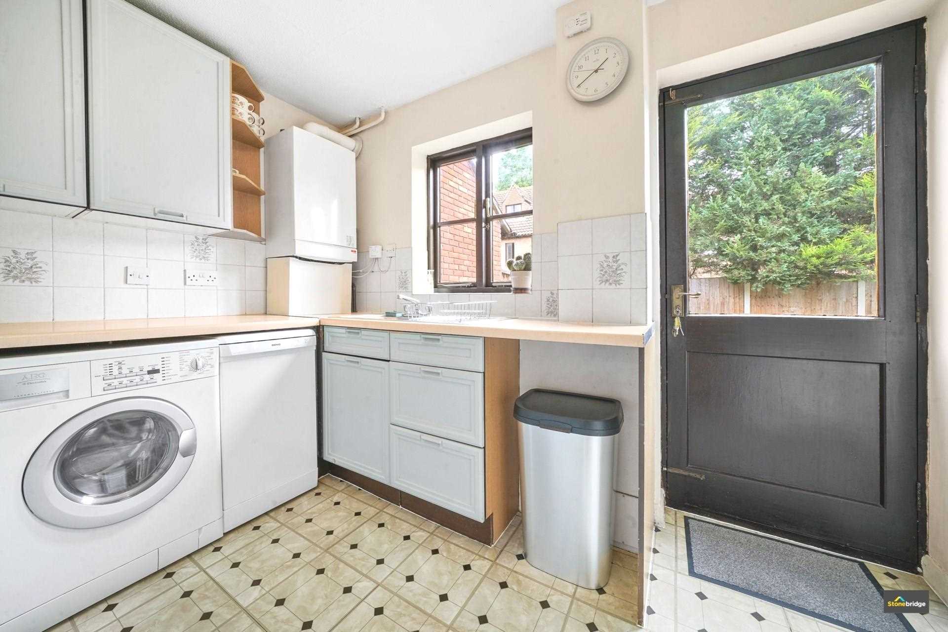 High Meads Road, Beckton E16, Image 4