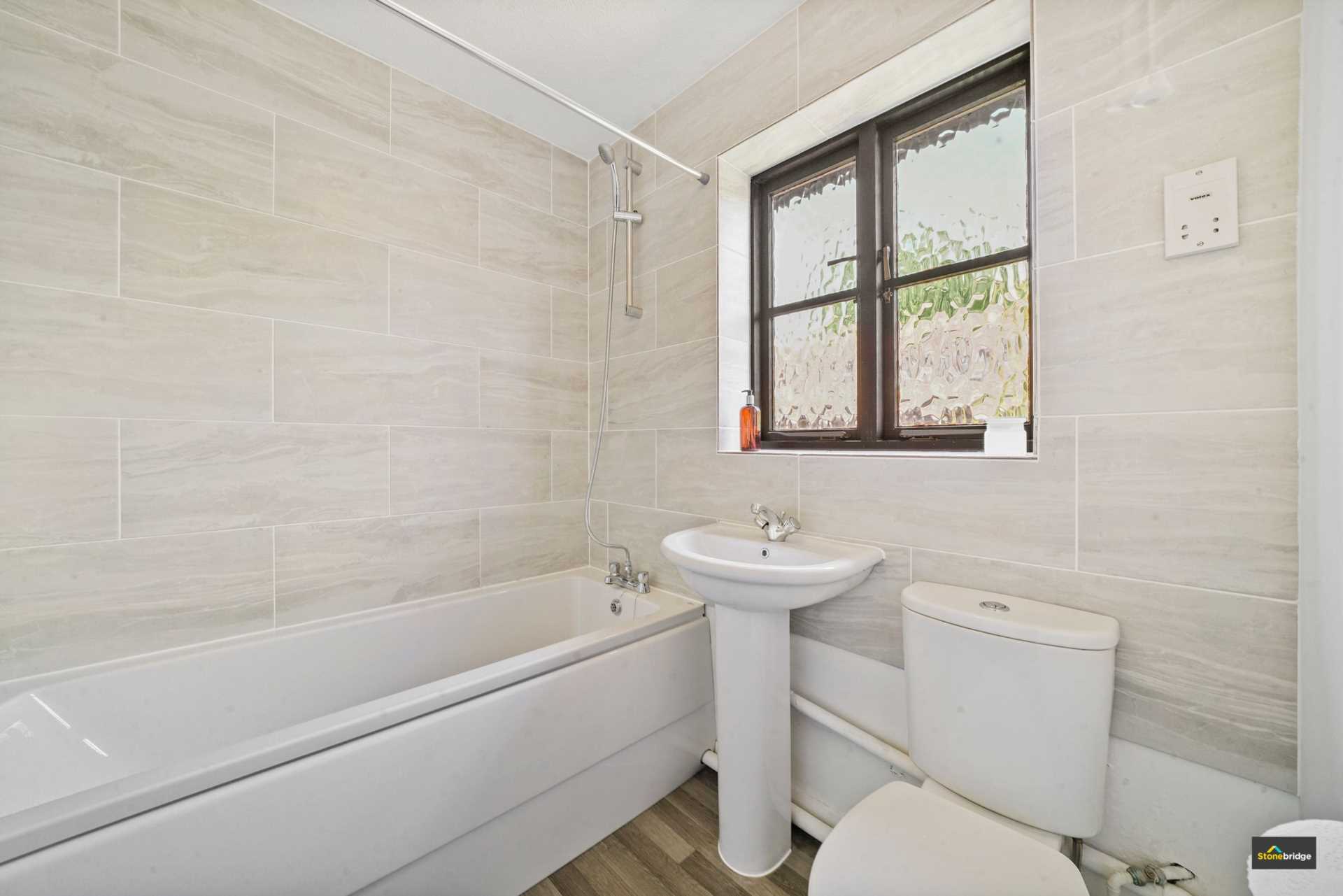 High Meads Road, Beckton E16, Image 9