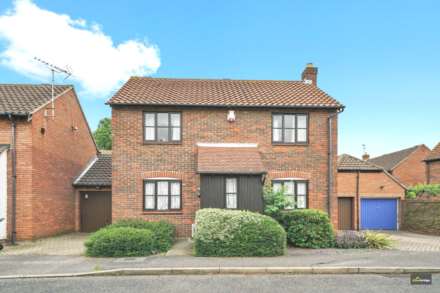 3 Bedroom Link-Detached, High Meads Road, Beckton E16