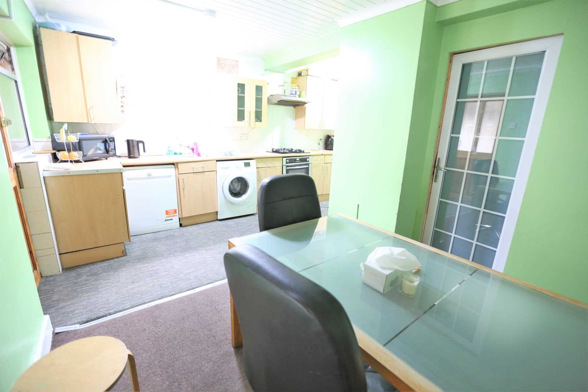 Clinton Crescent, Hainault, IG6, Image 3