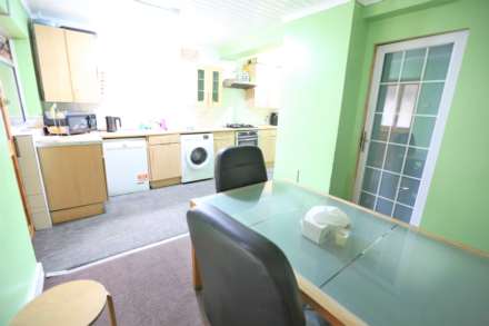 Clinton Crescent, Hainault, IG6, Image 3