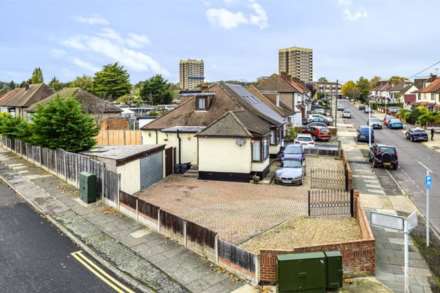 3 Bedroom End Terrace, Tennyson Road, Romford, RM3