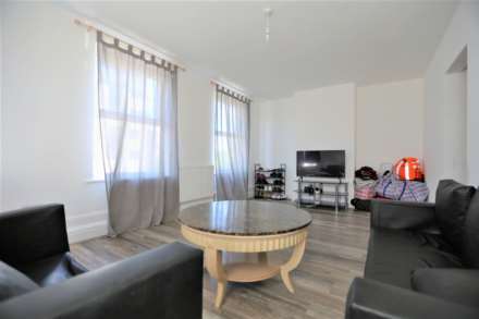 1 Bedroom Flat, High Road, Chadwell Heath