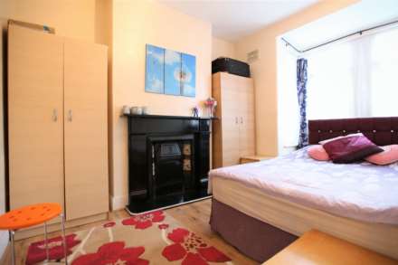 Central Park Road, East Ham, E6, Image 3